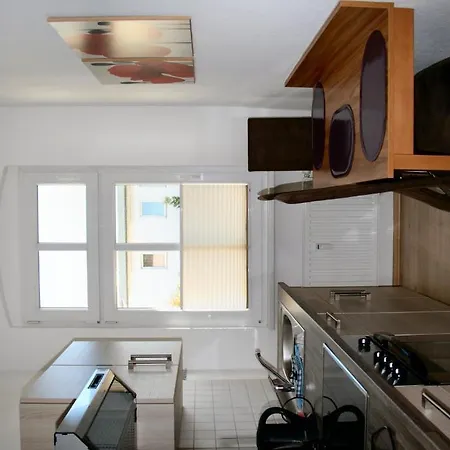 Dora Apartment *